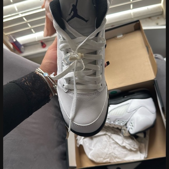 Jordan Men\'s Sneakers in White and Black